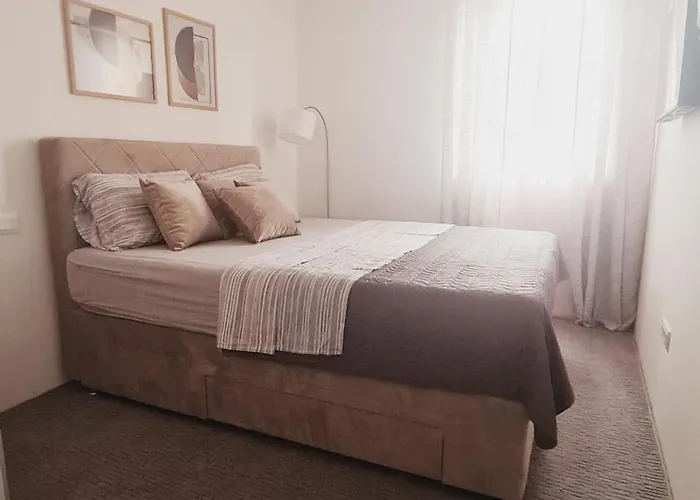 Minerva Zadar Vila Murvica (Policnik)